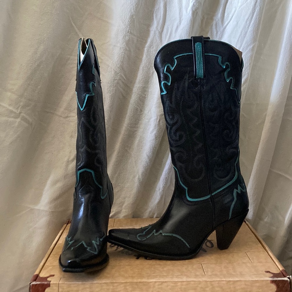 BRAND NEW Charlie 1 Horse black and turquoise western boot w high heels